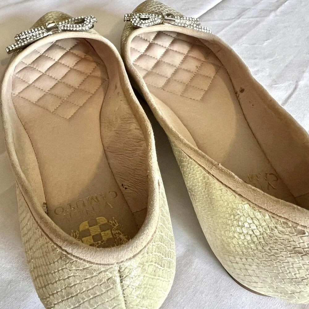 Vince Camuto Size 6 Ballet Flat Beige Tan Gold Embossed Leather Textured Shoes